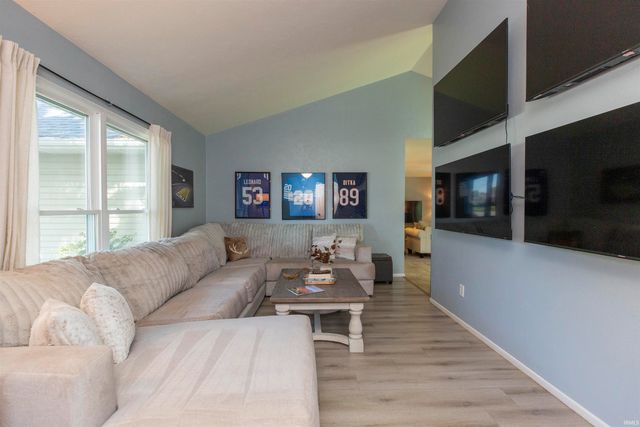 52200 Wembley Drive, South Bend, IN 46637