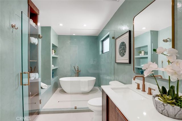 58 66th, Long Beach, CA 90803