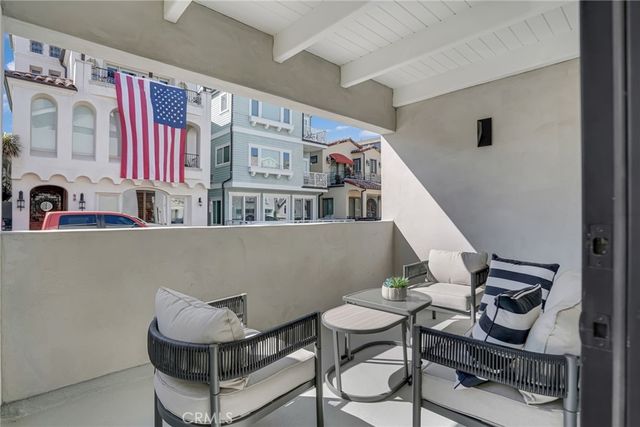 58 66th, Long Beach, CA 90803