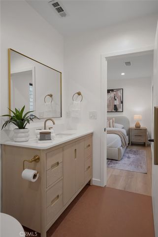 58 66th, Long Beach, CA 90803