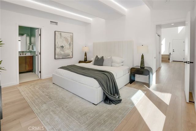 58 66th, Long Beach, CA 90803