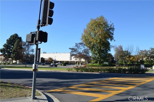 1365 Bradbury Road, San Marino, CA 91108