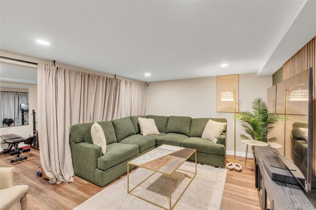 1800 Gormley Avenue, Merrick, NY 11566