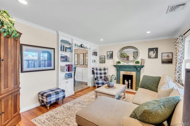 1800 Gormley Avenue, Merrick, NY 11566