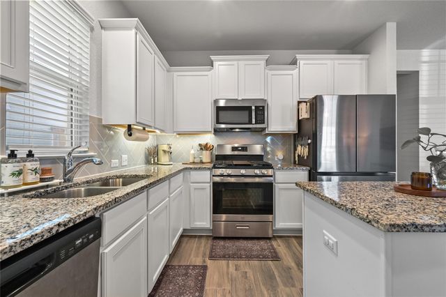 209 Duck Creek TRL, San Marcos, TX 78666