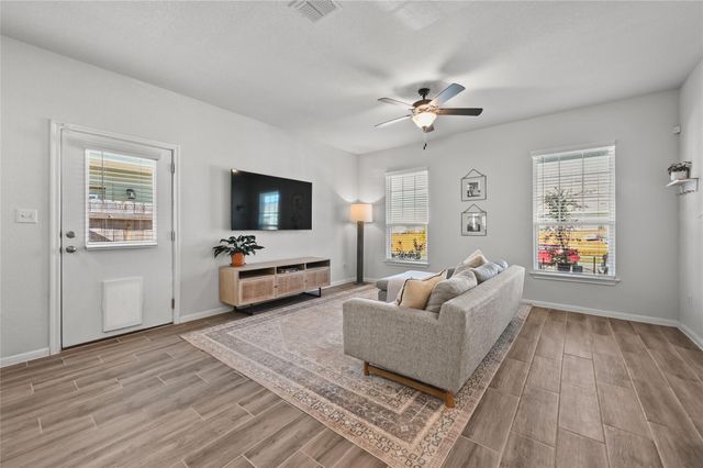 209 Duck Creek TRL, San Marcos, TX 78666