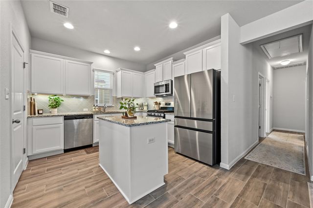 209 Duck Creek TRL, San Marcos, TX 78666