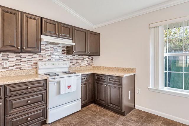 9773 Leeward Way, Navarre, FL 32566