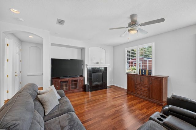 7090 Sinclair Dr, Shingle Springs, CA 95682