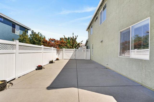7090 Sinclair Dr, Shingle Springs, CA 95682