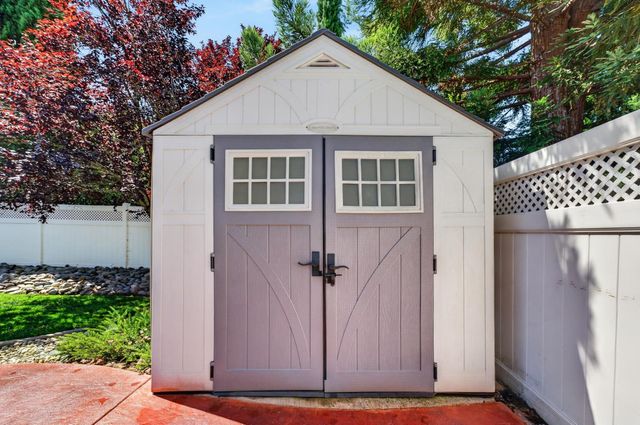 7090 Sinclair Dr, Shingle Springs, CA 95682