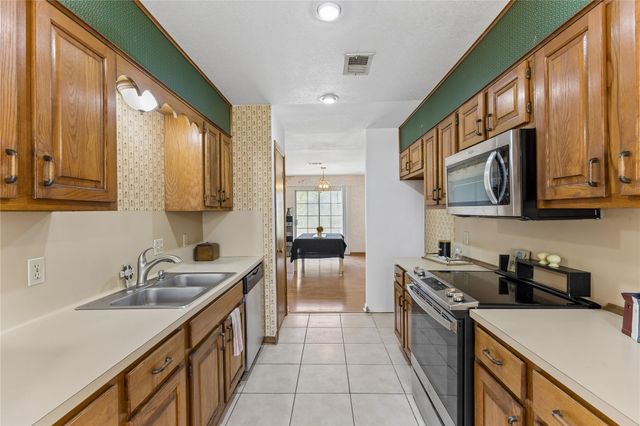 12609 Scissortail DR, Manchaca, TX 78652