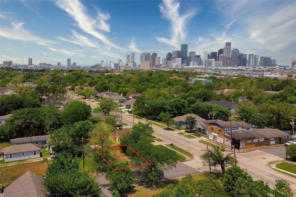 2604 Canfield Street, Houston, TX 77004