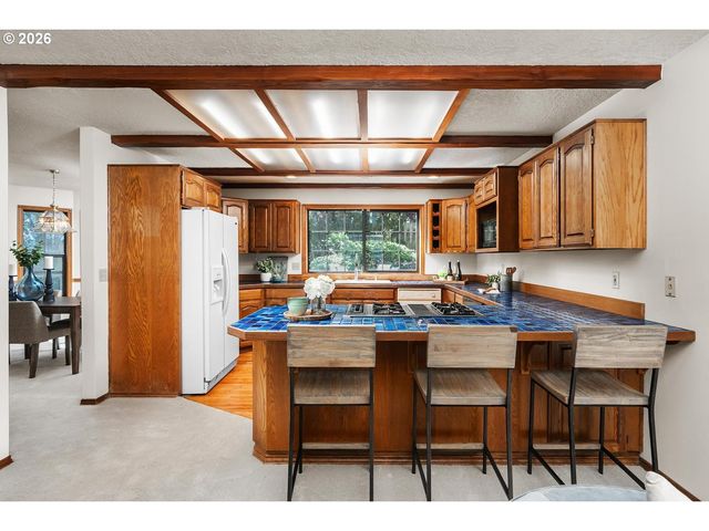 15310 Sw SANDPIPER Ln, Beaverton, OR 97007