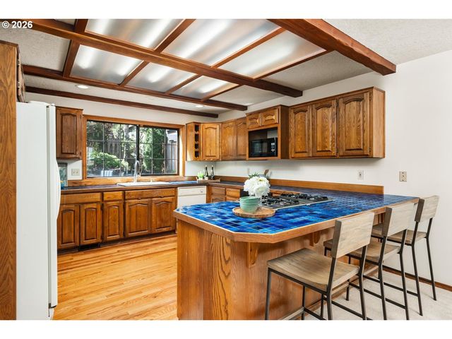 15310 Sw SANDPIPER Ln, Beaverton, OR 97007