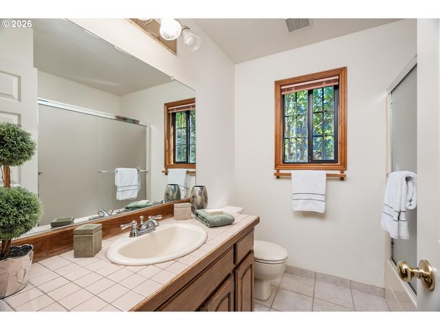 15310 Sw SANDPIPER Ln, Beaverton, OR 97007