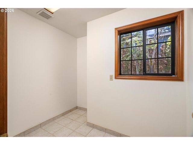 15310 Sw SANDPIPER Ln, Beaverton, OR 97007