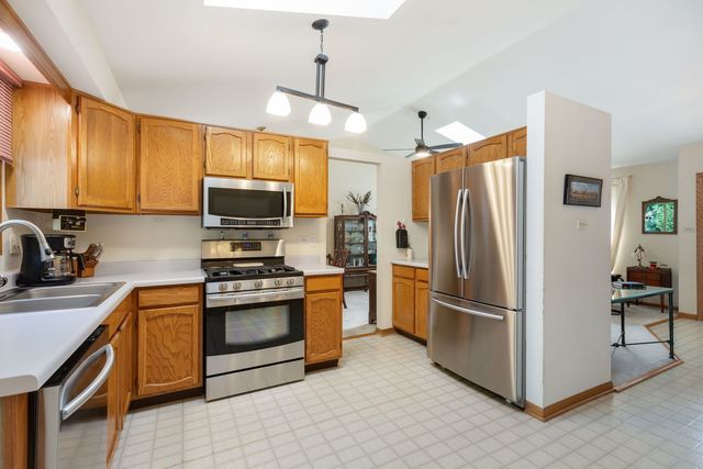 176 Denberry Court, Lake Zurich, IL 60047