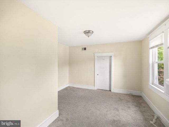 303 W MARYLAND AVE, Aldan, PA 19018