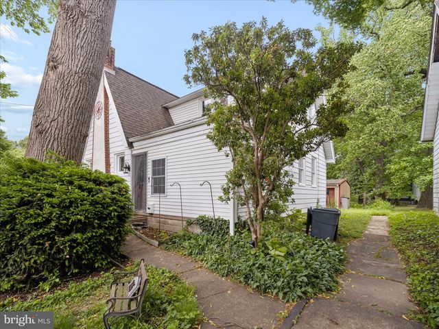 303 W MARYLAND AVE, Aldan, PA 19018