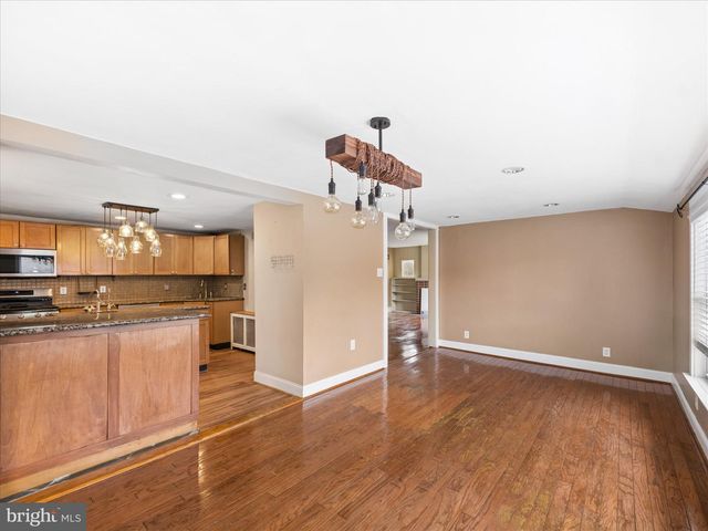 303 W MARYLAND AVE, Aldan, PA 19018