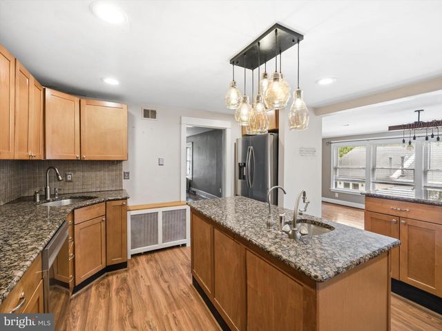 303 W MARYLAND AVE, Aldan, PA 19018