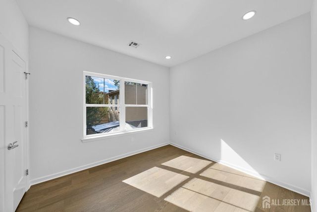 410 Morris Place, Roselle, NJ 07203