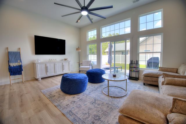 4385 Kinlaw St., Little River, SC 29566