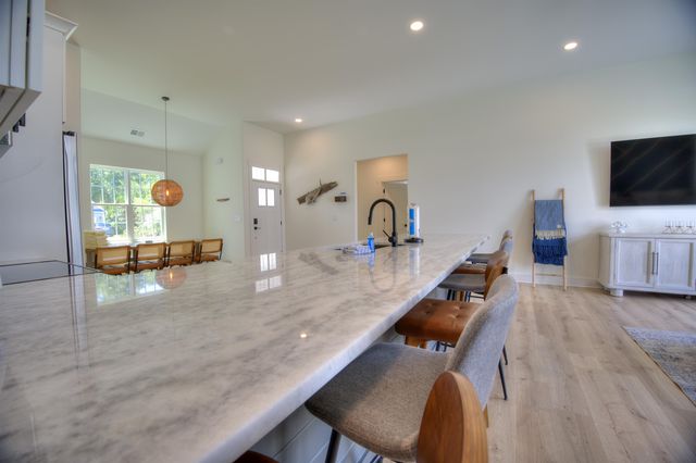 4385 Kinlaw St., Little River, SC 29566