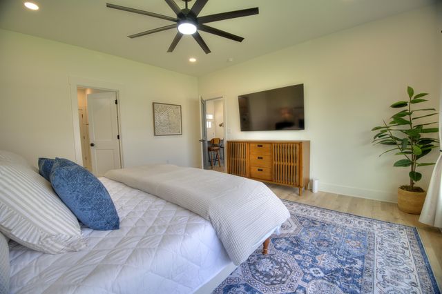 4385 Kinlaw St., Little River, SC 29566