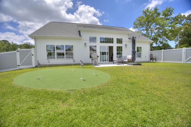 4385 Kinlaw St., Little River, SC 29566