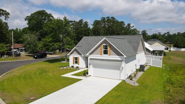 4385 Kinlaw St., Little River, SC 29566