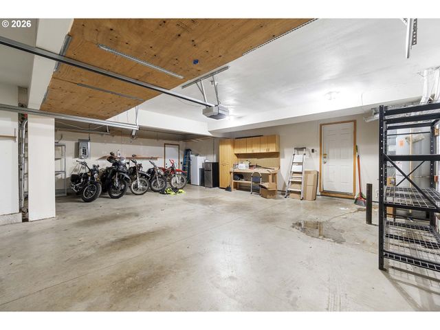 1027 Se STREBIN Rd, Troutdale, OR 97060