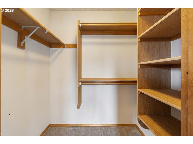 1027 Se STREBIN Rd, Troutdale, OR 97060