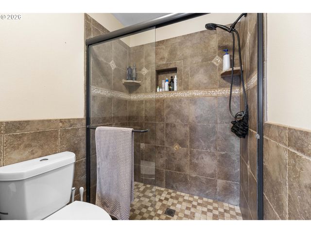 1027 Se STREBIN Rd, Troutdale, OR 97060