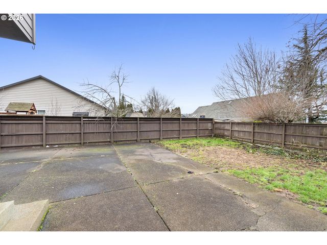 1027 Se STREBIN Rd, Troutdale, OR 97060