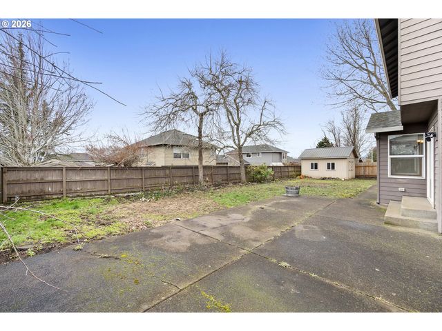 1027 Se STREBIN Rd, Troutdale, OR 97060