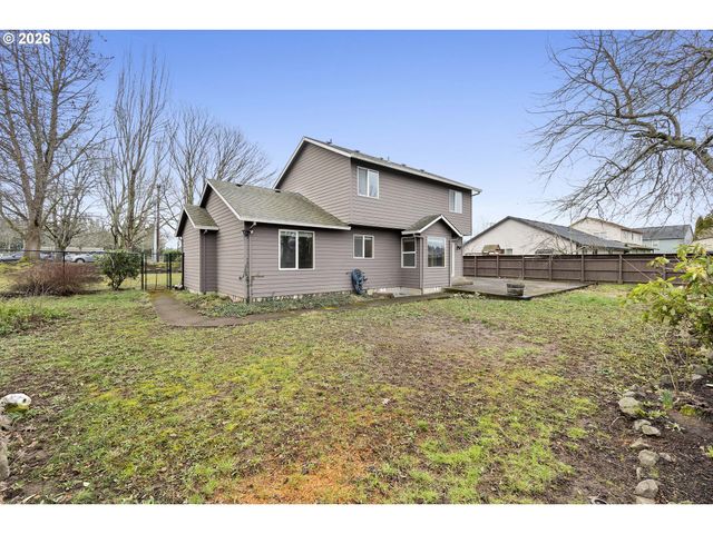 1027 Se STREBIN Rd, Troutdale, OR 97060