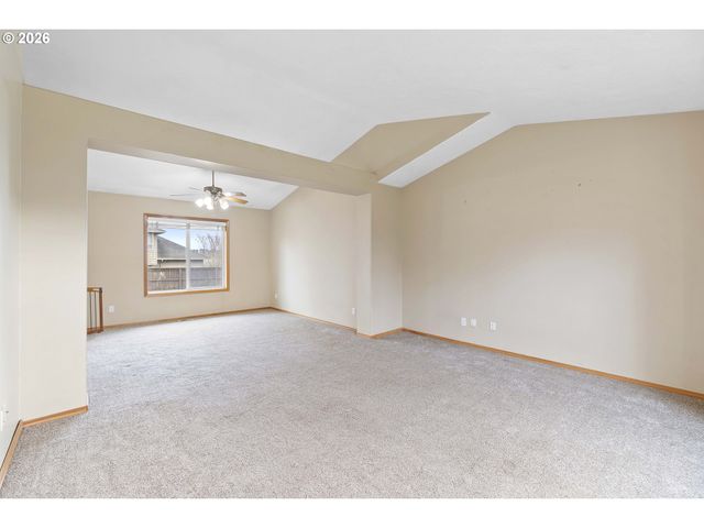 1027 Se STREBIN Rd, Troutdale, OR 97060