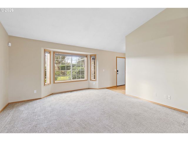 1027 Se STREBIN Rd, Troutdale, OR 97060