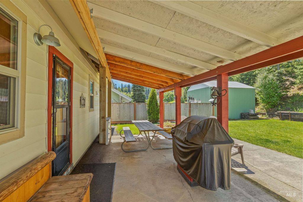 210 S 2nd St, Elk River, ID 83827 photo 3
