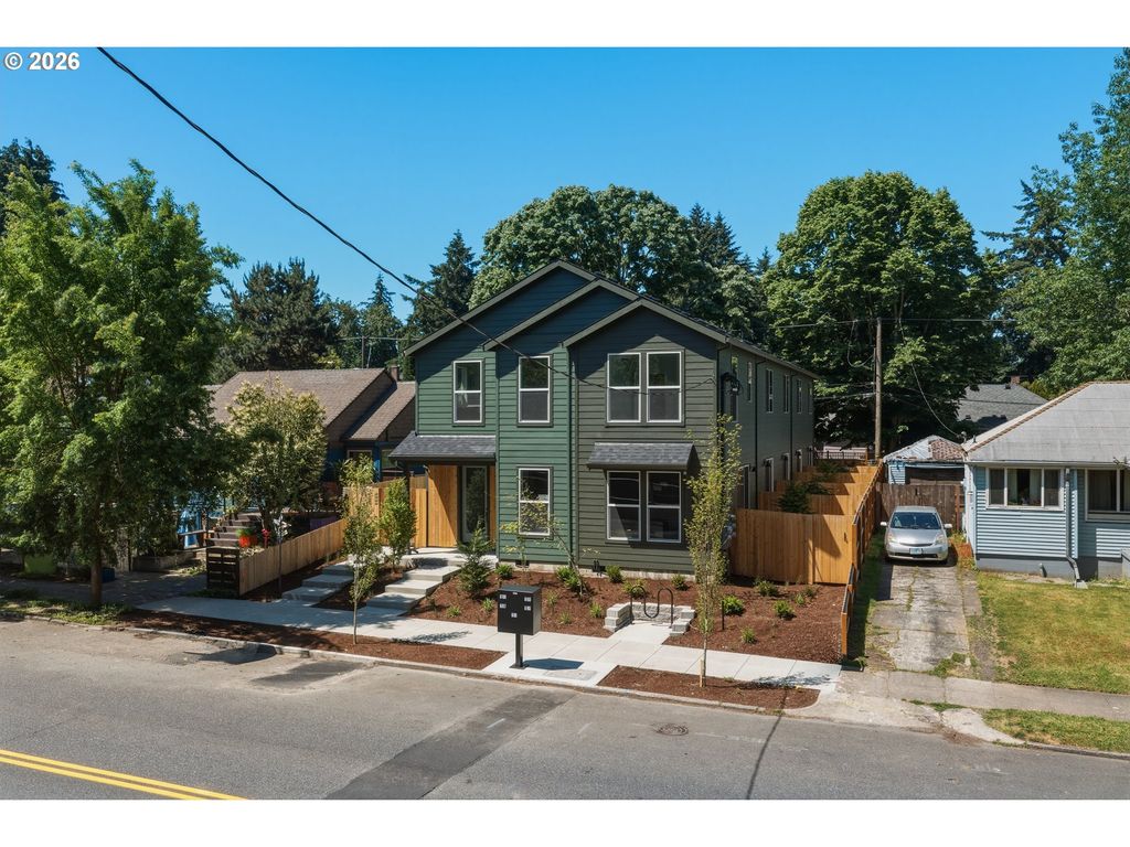 6185 N Albina Ave 3, Portland, OR 97217
