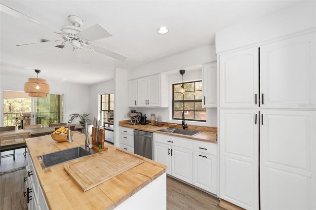 17714 VETERANS WAY, Micanopy, FL 32667