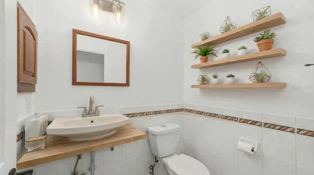 17714 VETERANS WAY, Micanopy, FL 32667