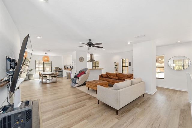 17714 VETERANS WAY, Micanopy, FL 32667