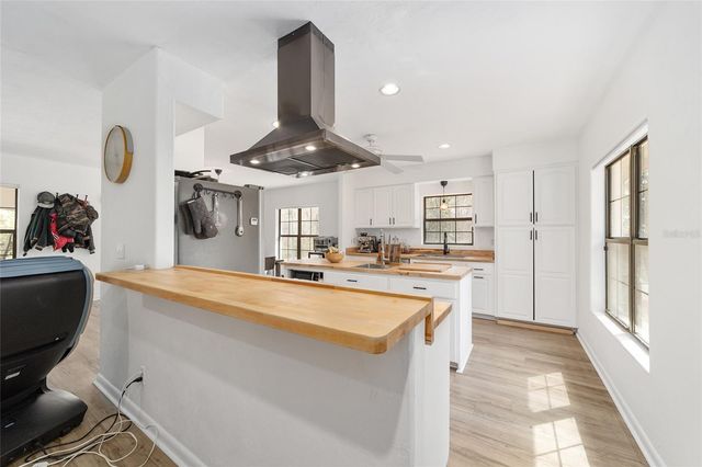 17714 VETERANS WAY, Micanopy, FL 32667