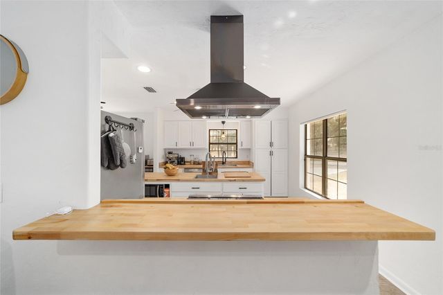 17714 VETERANS WAY, Micanopy, FL 32667