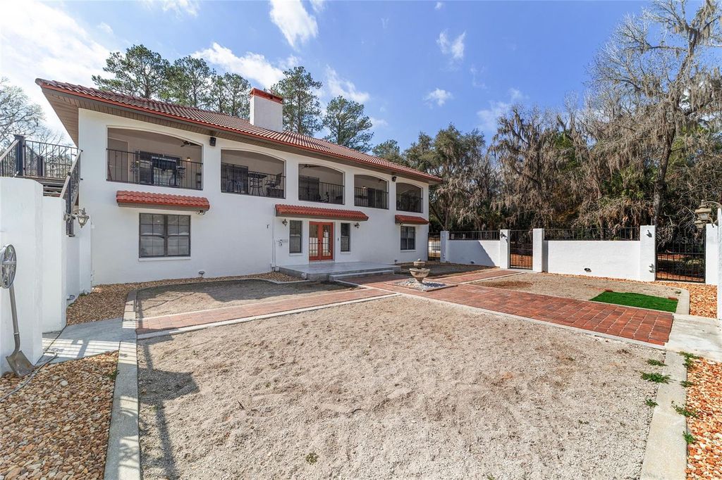 Image 32 of property listing at 17714 VETERANS WAY, Micanopy, FL 32667