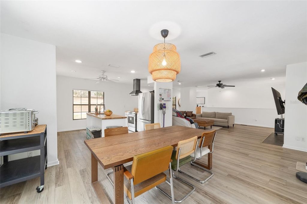 Image 7 of property listing at 17714 VETERANS WAY, Micanopy, FL 32667