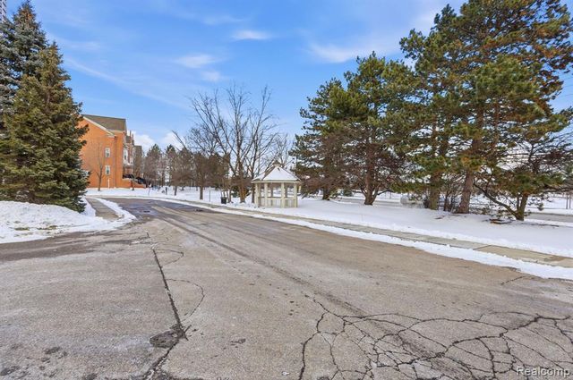 20014 Boardwalk Boulevard, Southfield, MI 48075